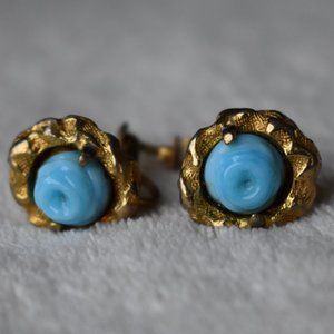 Vintage Goldtone Blue Rosebud Flower Screw-on Earrings